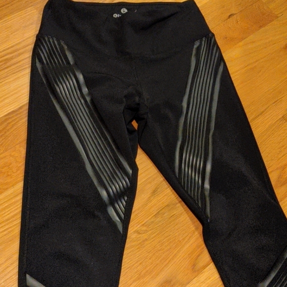 90 degree Leggings - Picture 2 of 4